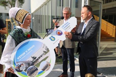 V Kamniku odprli eno najbolj modernih osnovnih šol v Sloveniji (31)